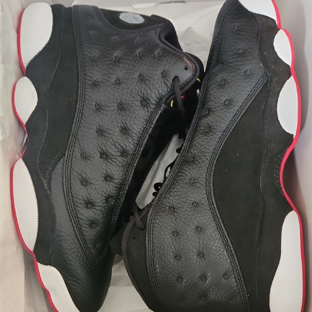 Air Jordan 13 Retro NEVER WORN Black and Red Sneakers